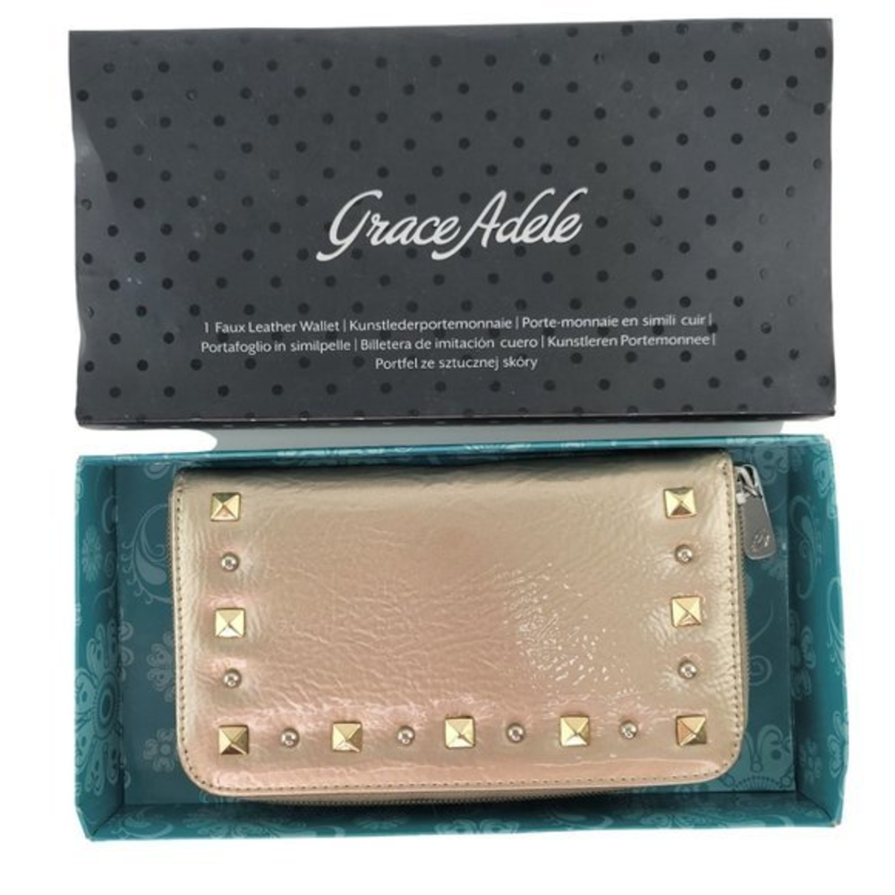 NWT Grace Adele Womens Metallic‎ Studded Faux Leather Zip Credit Card Wallet
